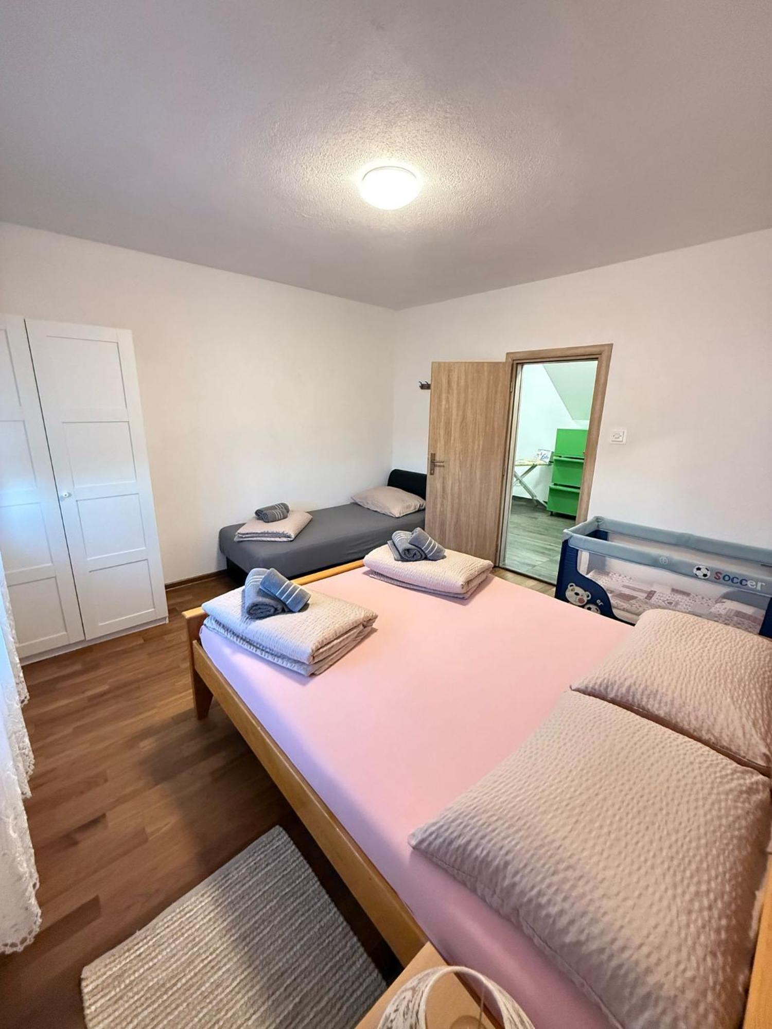 Apartments Marija Vrelo Koreničko エクステリア 写真