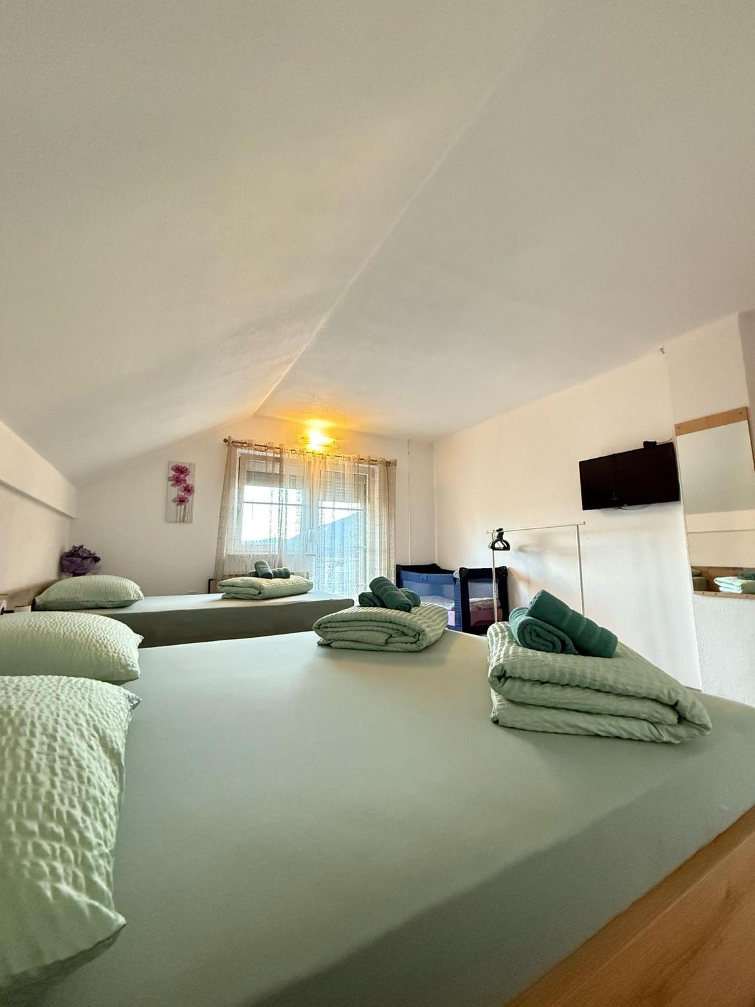 Apartments Marija Vrelo Koreničko エクステリア 写真