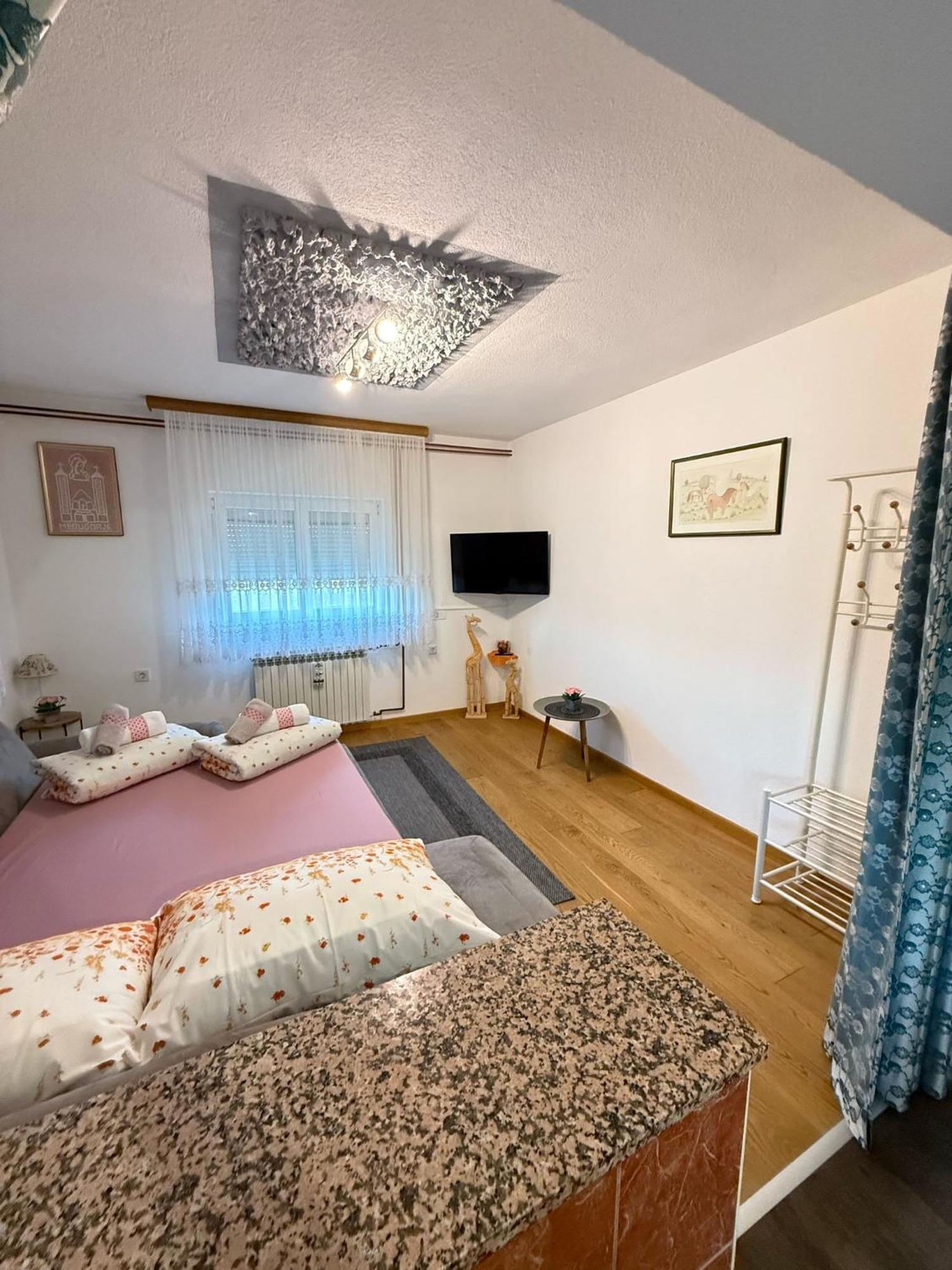 Apartments Marija Vrelo Koreničko エクステリア 写真